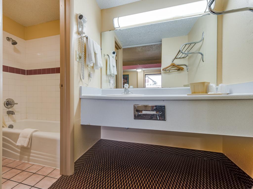 Travelers Inn Midwest City Exteriér fotografie