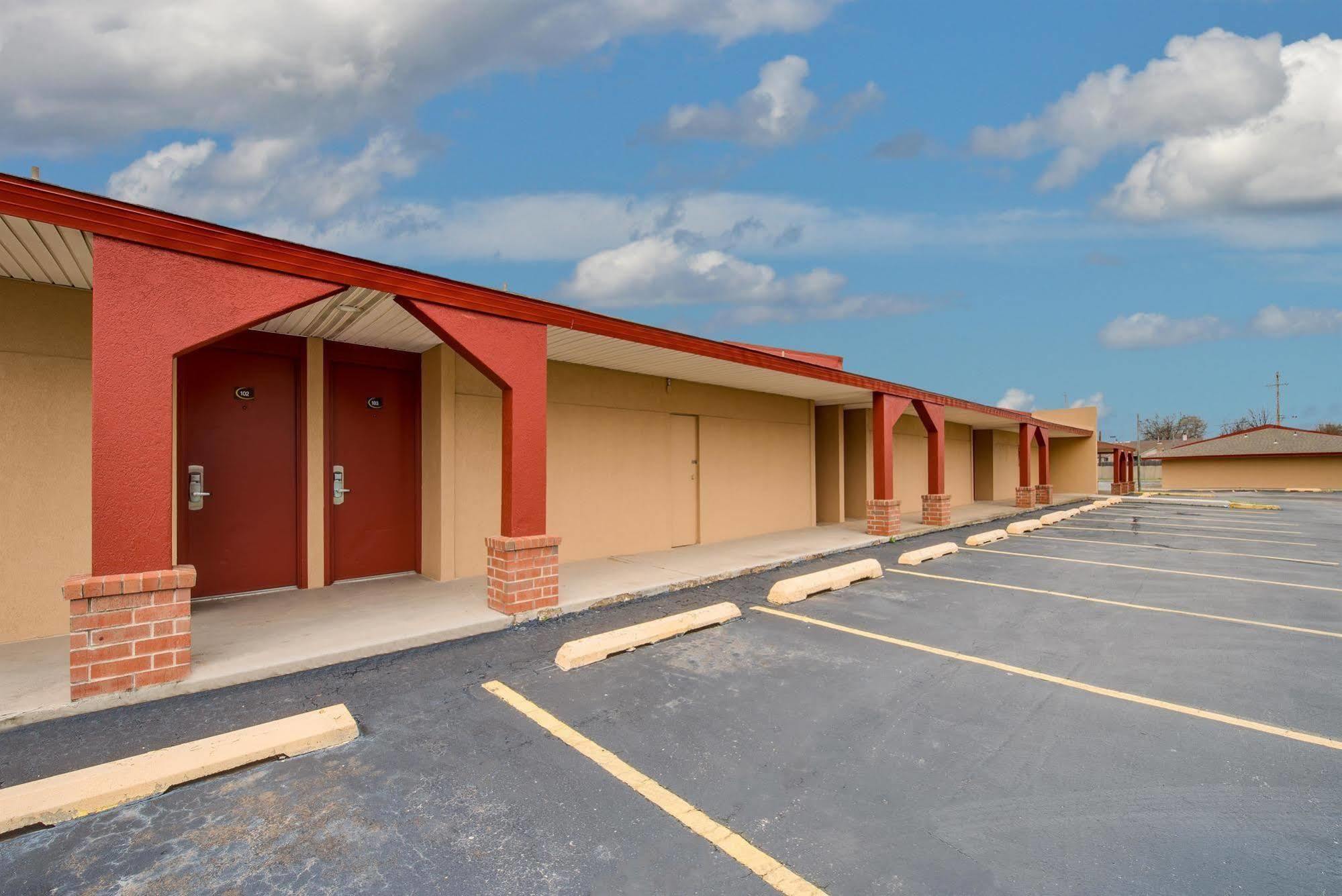 Travelers Inn Midwest City Exteriér fotografie