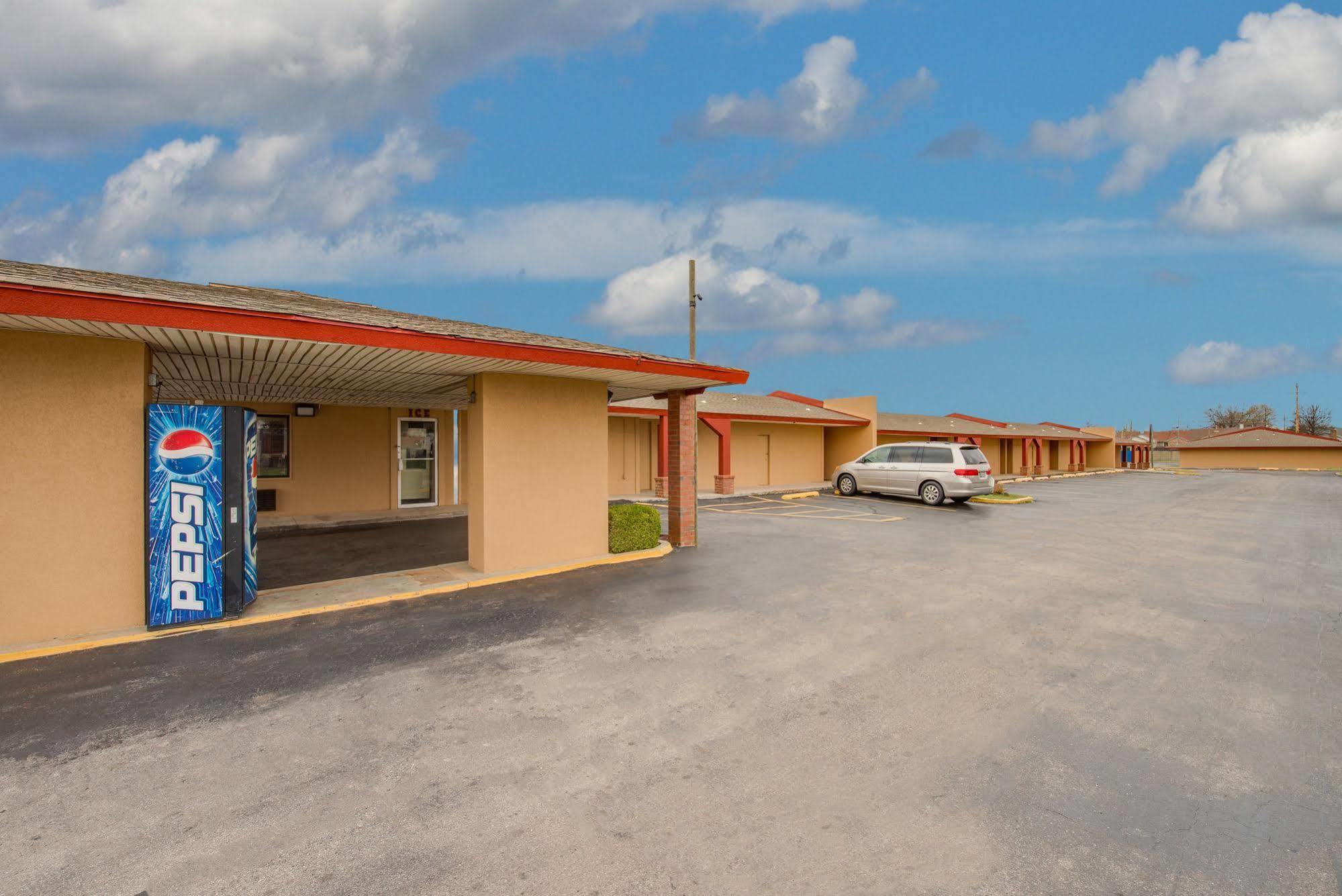 Travelers Inn Midwest City Exteriér fotografie