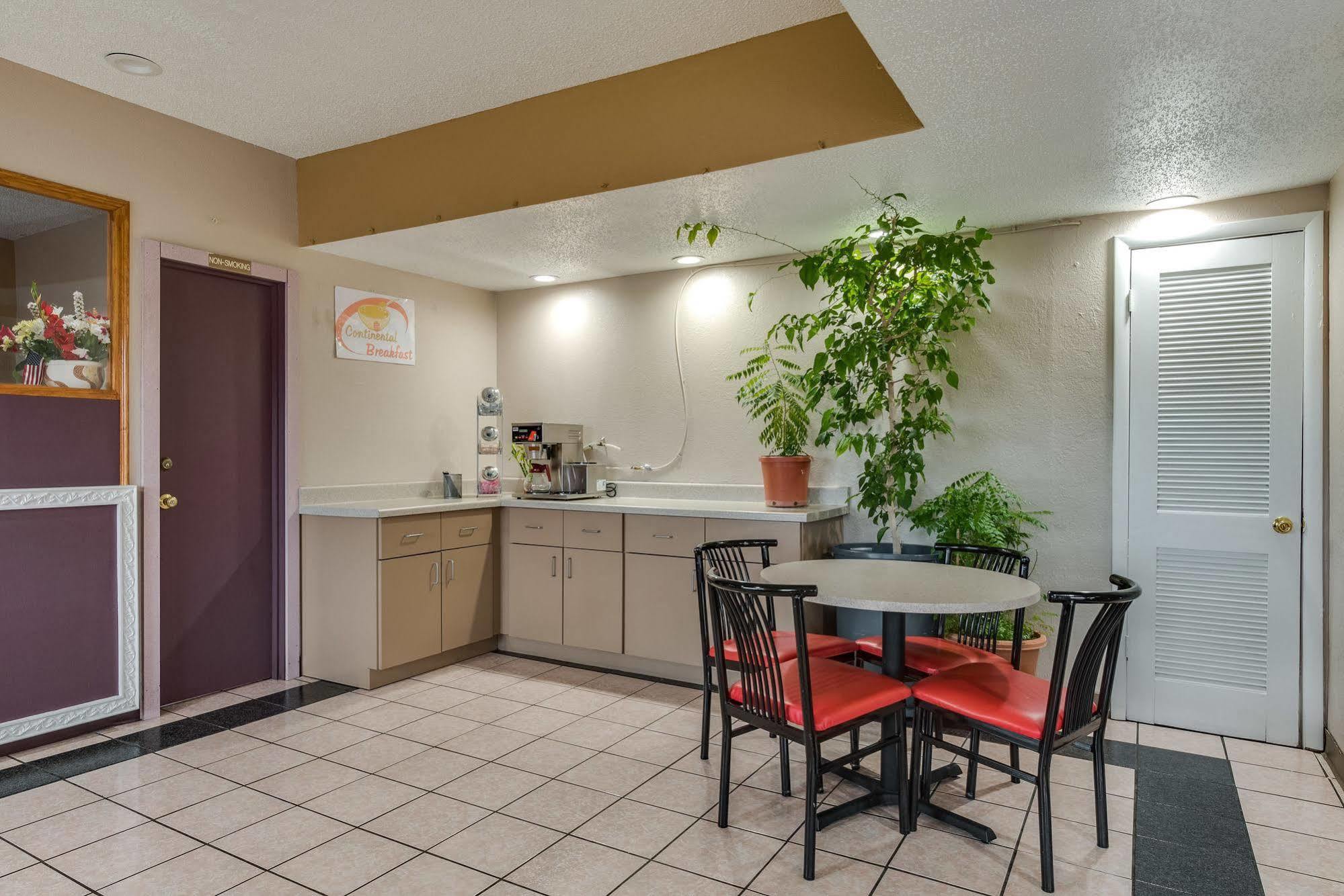 Travelers Inn Midwest City Exteriér fotografie