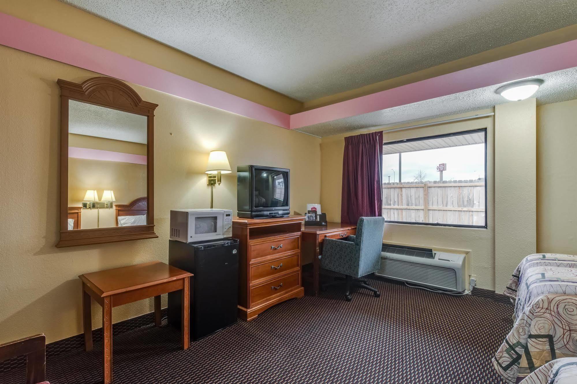 Travelers Inn Midwest City Exteriér fotografie